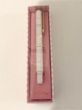 NWT Lilly Pulitzer white bamboo with gold accents heavy pen